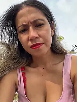 Snapshot of 2HotAsain4u chatting on 01.10.25 2HotAsain4u online show from 01.10.25