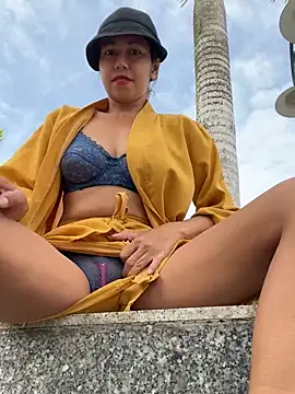 Snapshot of 2HotAsain4u chatting on 01.11.25 2HotAsain4u online show from 01.11.25