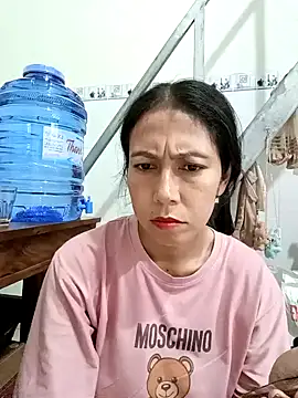 Snapshot of 2HotAsain4u chatting on 01.25.25 2HotAsain4u online show from 01.25.25