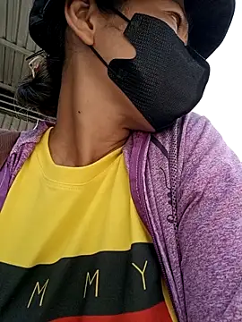 Snapshot of 2HotAsain4u chatting on 03.05.25 2HotAsain4u online show from 03.05.25