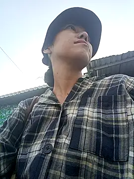 Snapshot of 2HotAsain4u chatting on 03.22.25 2HotAsain4u online show from 03.22.25