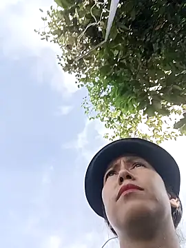 Snapshot of 2HotAsain4u chatting on 10.09.25 2HotAsain4u online show from 10.09.25