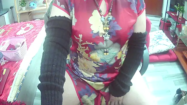 Snapshot of Miu-Le chatting on 03.08.25 Miu-Le online show from 03.08.25