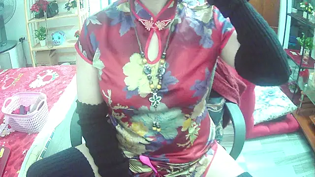 Snapshot of Miu-Le chatting on 03.08.25 Miu-Le online show from 03.08.25