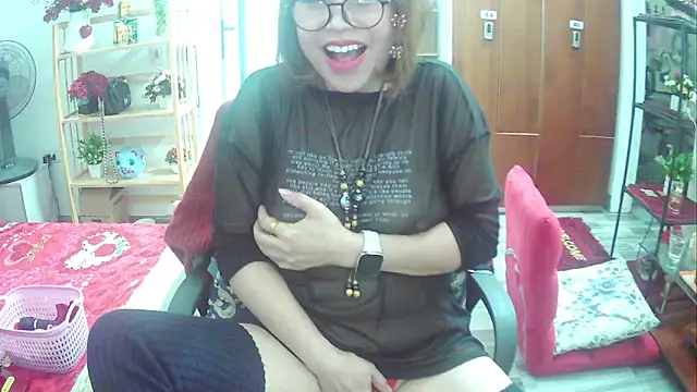 Snapshot of Miu-Le chatting on 03.09.25 Miu-Le online show from 03.09.25