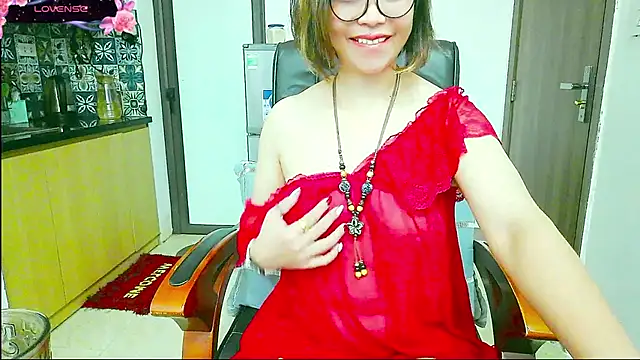 Snapshot of Miu-Le chatting on 10.11.25 Miu-Le online show from 10.11.25