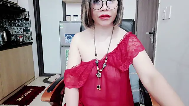 Snapshot of Miu-Le chatting on 11.01.25 Miu-Le online show from 11.01.25