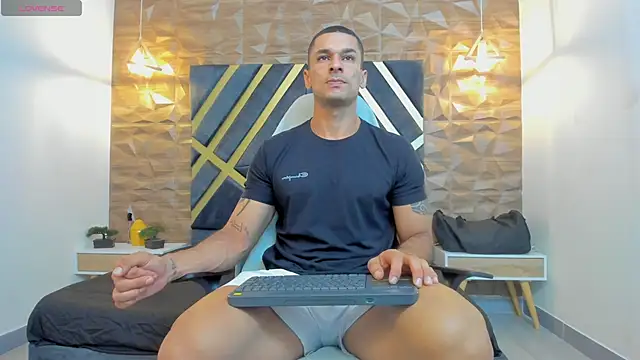 Snapshot of Adbel_Sady chatting on 10.21.25 Adbel Sady online show from 10.21.25