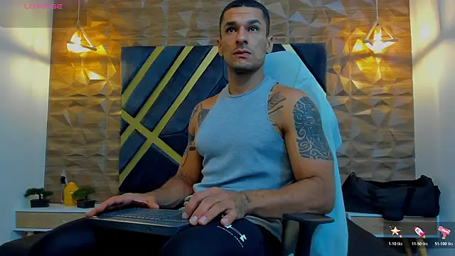 Snapshot of Adbel_Sady chatting on 10.25.25 Adbel Sady online show from 10.25.25