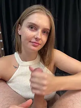 lovelly molly online show from 11.17.25