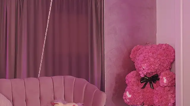 ClaraHazel online show from 04.20.26