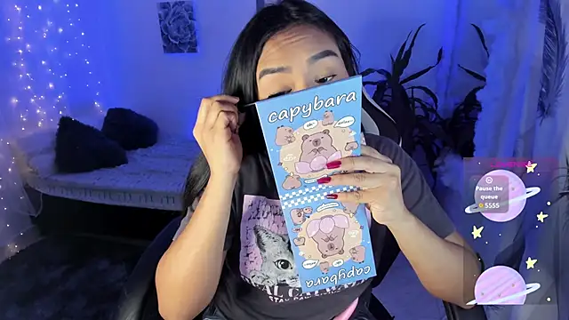 Snapshot of Riana_Kean chatting on 10.14.25 Riana Kean online show from 10.14.25