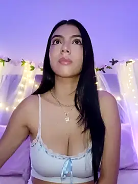 Snapshot of Julie_Bennet chatting on 02.06.26 Julie Bennet online show from 02.06.26