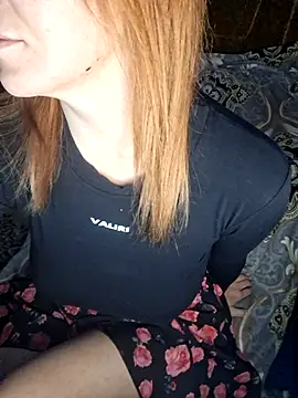 Snapshot of _Kitti_ chatting on 10.05.25 Kitti online show from 10.05.25