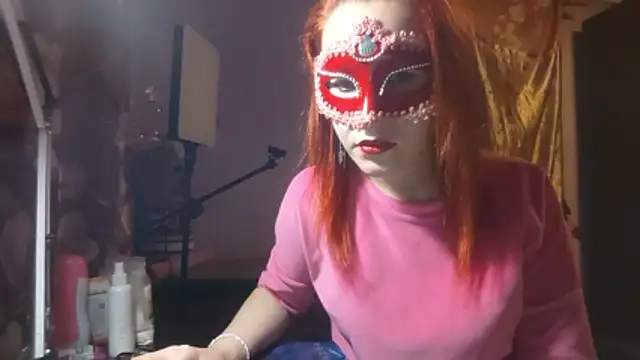 Snapshot of _Kitti_ chatting on 11.16.25 Kitti online show from 11.16.25