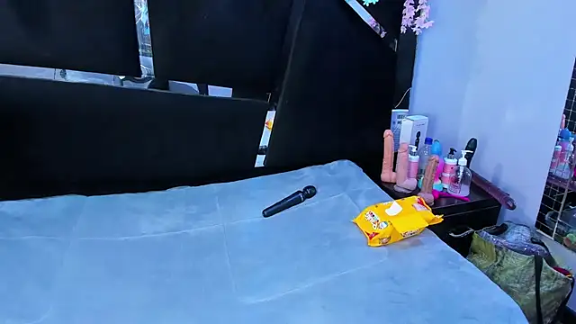 Snapshot of Cocoo_Nuth chatting on 10.30.25 Cocoo Nuth online show from 10.30.25