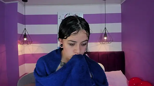 Snapshot of Alli_cooper chatting on 02.14.25 Alli cooper online show from 02.14.25