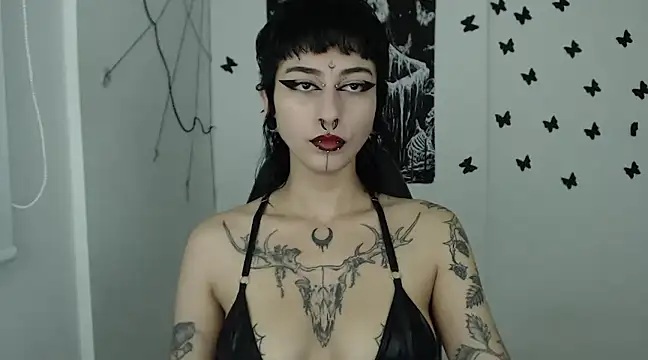 Snapshot of n0sferatus__ chatting on 01.25.25 n0sferatus   online show from 01.25.25