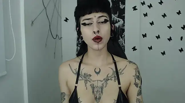 Snapshot of n0sferatus__ chatting on 01.28.25 n0sferatus   online show from 01.28.25