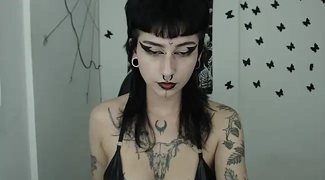 Snapshot of n0sferatus__ chatting on 02.11.25 n0sferatus   online show from 02.11.25
