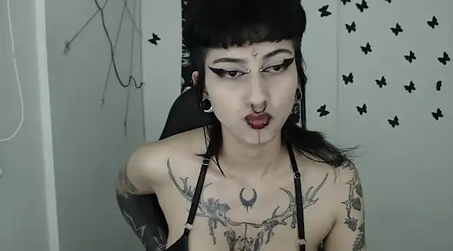 Snapshot of n0sferatus__ chatting on 02.13.25 n0sferatus   online show from 02.13.25