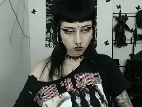 Snapshot of n0sferatus__ chatting on 09.12.25 n0sferatus   online show from 09.12.25