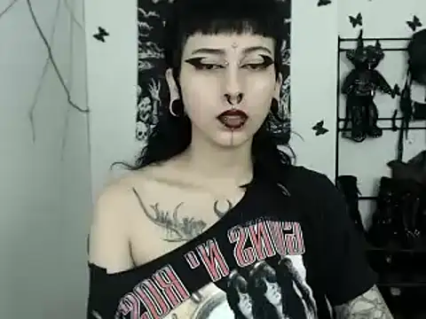 Snapshot of n0sferatus__ chatting on 09.13.25 n0sferatus   online show from 09.13.25