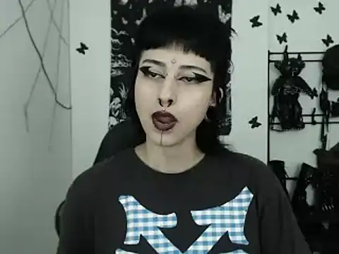 Snapshot of n0sferatus__ chatting on 09.18.25 n0sferatus   online show from 09.18.25