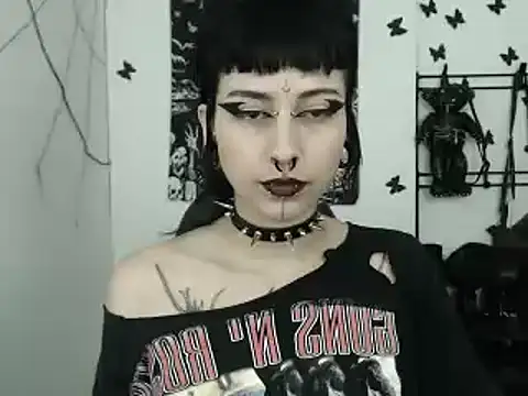 Snapshot of n0sferatus__ chatting on 10.01.25 n0sferatus   online show from 10.01.25