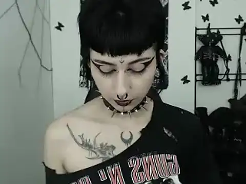 Snapshot of n0sferatus__ chatting on 10.02.25 n0sferatus   online show from 10.02.25