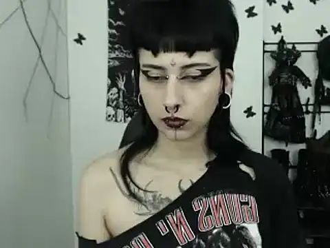 Snapshot of n0sferatus__ chatting on 10.07.25 n0sferatus   online show from 10.07.25