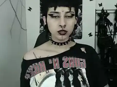 Snapshot of n0sferatus__ chatting on 10.23.25 n0sferatus   online show from 10.23.25