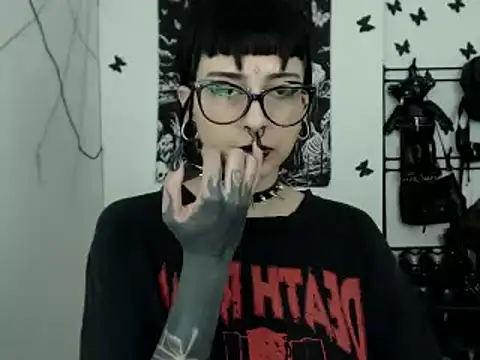 Snapshot of n0sferatus__ chatting on 10.28.25 n0sferatus   online show from 10.28.25