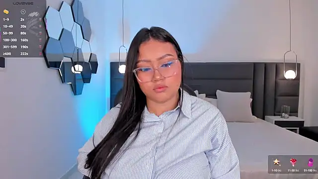 Snapshot of AmberLewis_ chatting on 10.16.25 AmberLewis online show from 10.16.25