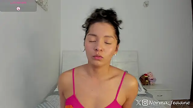 Norma-Jeaane online show from 11.15.25