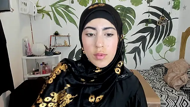 chaymae nah  online show from 12.03.25