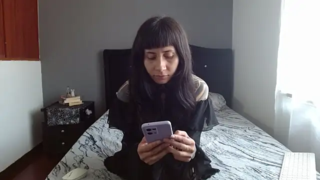 Emilia 1995 online show from 11.09.25