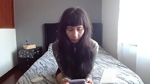 Snapshot of Emilia_1995 chatting on 07.14.26 Emilia 1995 online show from 07.14.26
