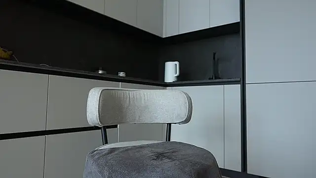 Snapshot of diffgirls2 chatting on 02.23.25 diffgirls2 online show from 02.23.25