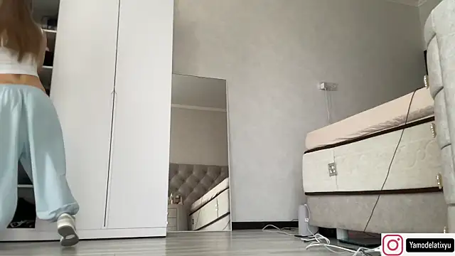 Snapshot of diffgirls2 chatting on 09.26.25 diffgirls2 online show from 09.26.25