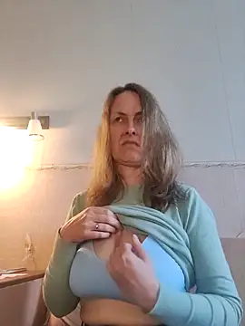 Evelina cute online show from 10.14.25