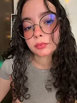 Snapshot of Antoniart_ chatting on 09.30.25 Antoniart online show from 09.30.25