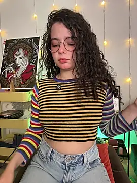 Snapshot of Antoniart_ chatting on 10.22.25 Antoniart online show from 10.22.25