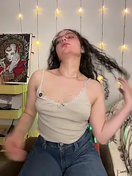 Snapshot of Antoniart_ chatting on 10.27.25 Antoniart online show from 10.27.25