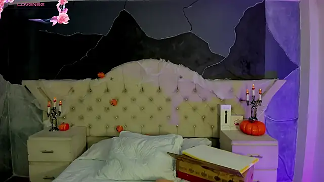 Snapshot of AmberGreyy_ chatting on 10.13.25 AmberGreyy online show from 10.13.25