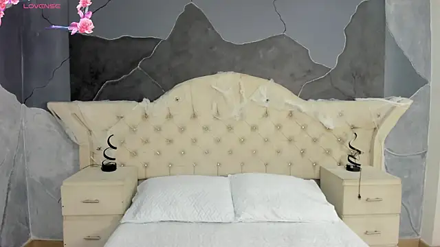 Snapshot of AmberGreyy_ chatting on 10.14.25 AmberGreyy online show from 10.14.25