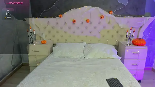 Snapshot of AmberGreyy_ chatting on 10.19.25 AmberGreyy online show from 10.19.25