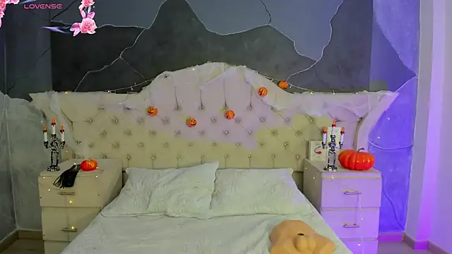 Snapshot of AmberGreyy_ chatting on 10.20.25 AmberGreyy online show from 10.20.25