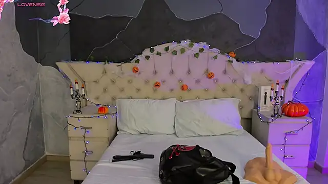 Snapshot of AmberGreyy_ chatting on 10.23.25 AmberGreyy online show from 10.23.25