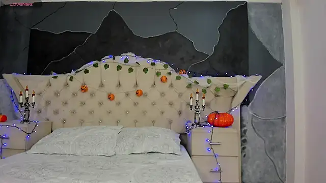 Snapshot of AmberGreyy_ chatting on 10.28.25 AmberGreyy online show from 10.28.25